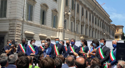 I Sindaci a Roma: Non vogliamo l'immunità, non vogliamo l'impunit&agra...