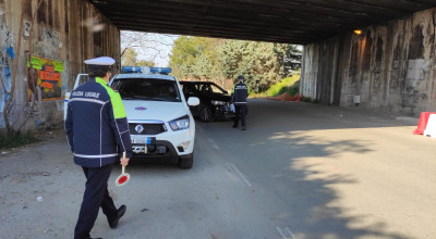 Attività chiuse e controlli nei ponti del 25 aprile e del 1° maggio