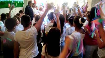 Festa per il primo giorno di scuola. Il Sindaco ai bimbi: questo è il ...